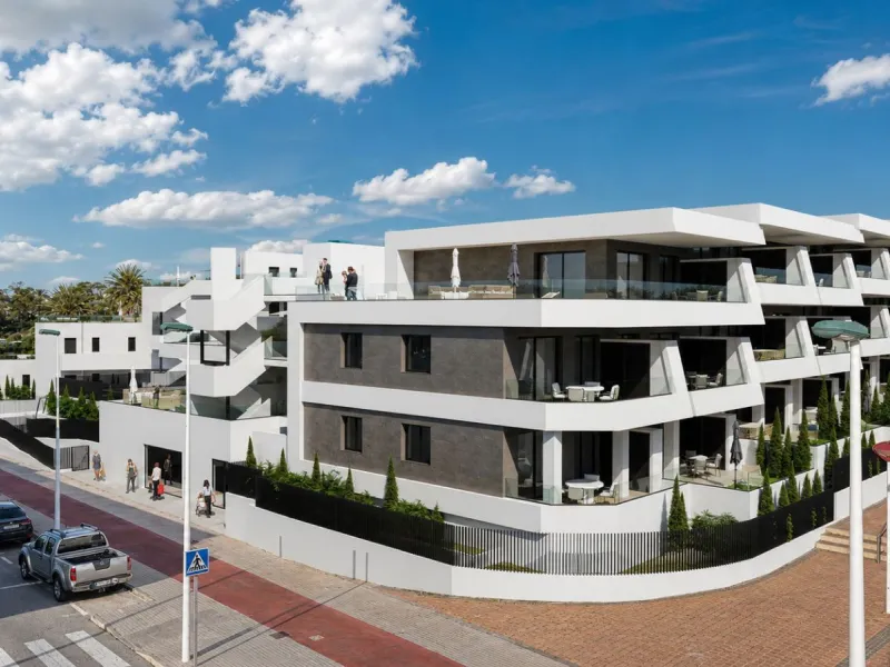 New-Build Apartment Just Steps from the Sea in La Marina del Pinet, Alicante