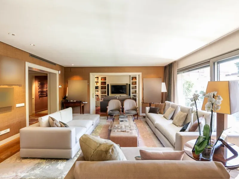 Exclusive 400 m² Apartment in Les Tres Torres, Barcelona