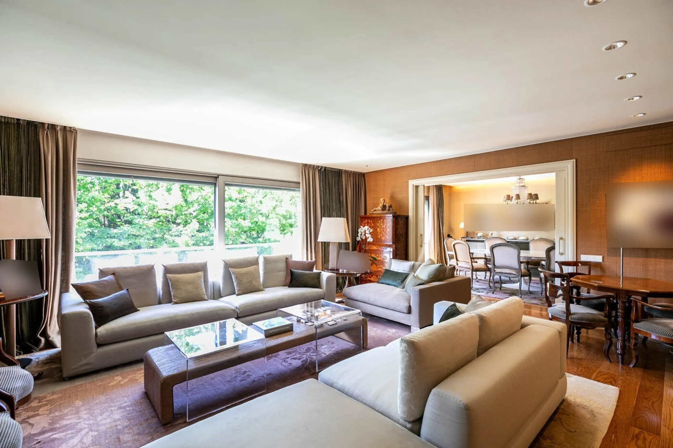 Exclusive 400 m² Apartment in Les Tres Torres, Barcelona