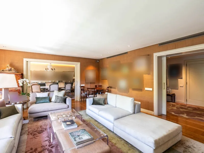 Exclusive 400 m² Apartment in Les Tres Torres, Barcelona