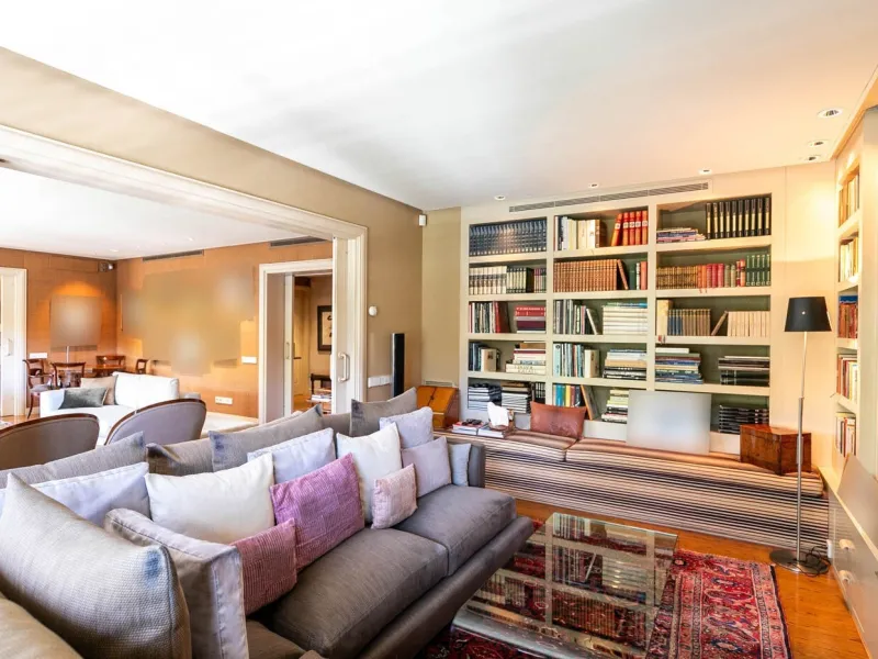 Exclusive 400 m² Apartment in Les Tres Torres, Barcelona