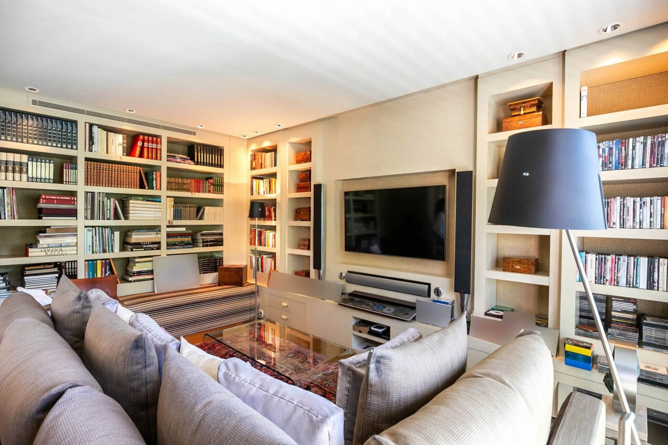 Exclusive 400 m² Apartment in Les Tres Torres, Barcelona