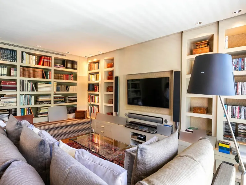 Exclusive 400 m² Apartment in Les Tres Torres, Barcelona