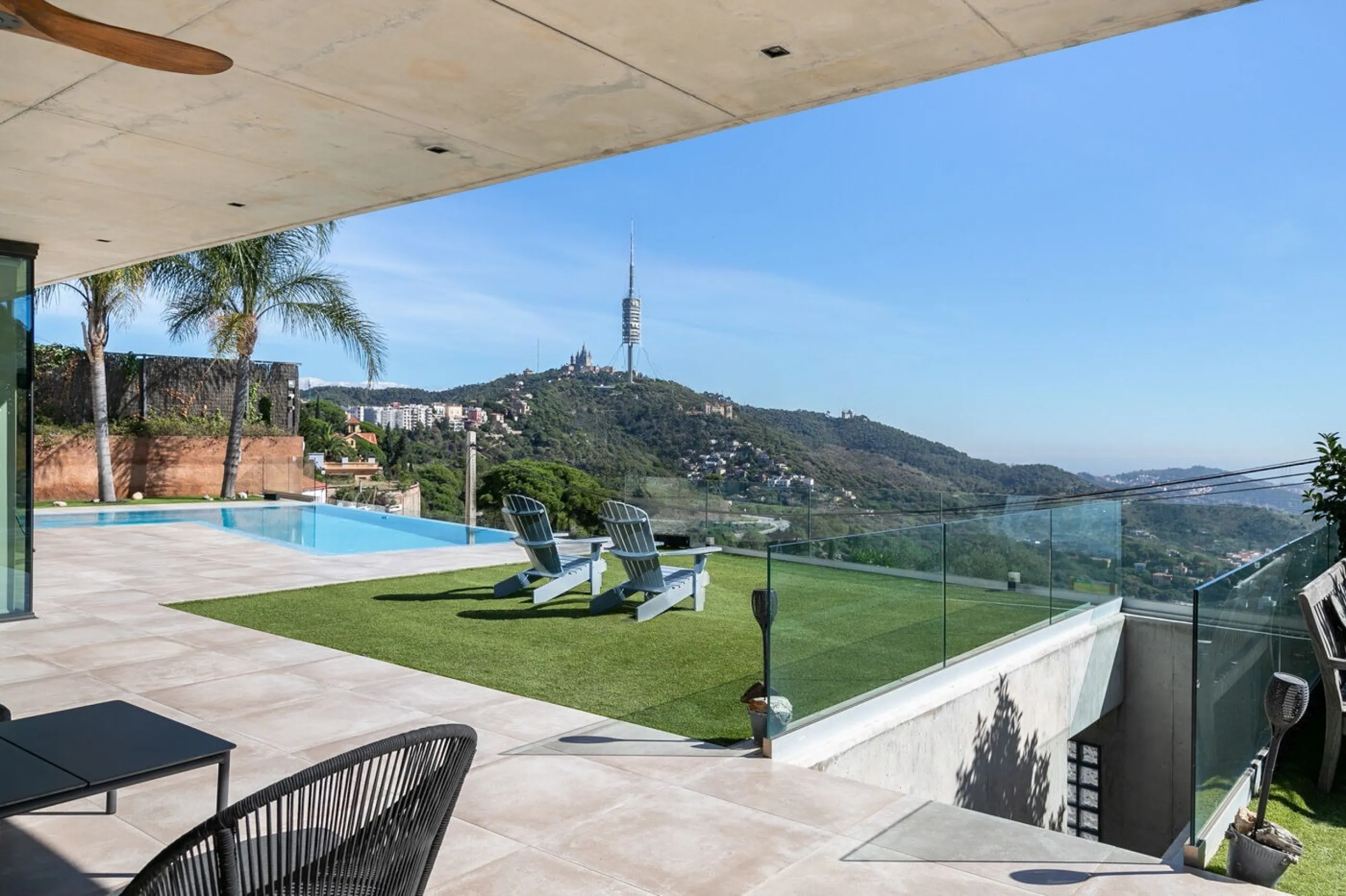Luxury Villa with Panoramic Views and Infinity Pool in Vallvidrera, Barcelona