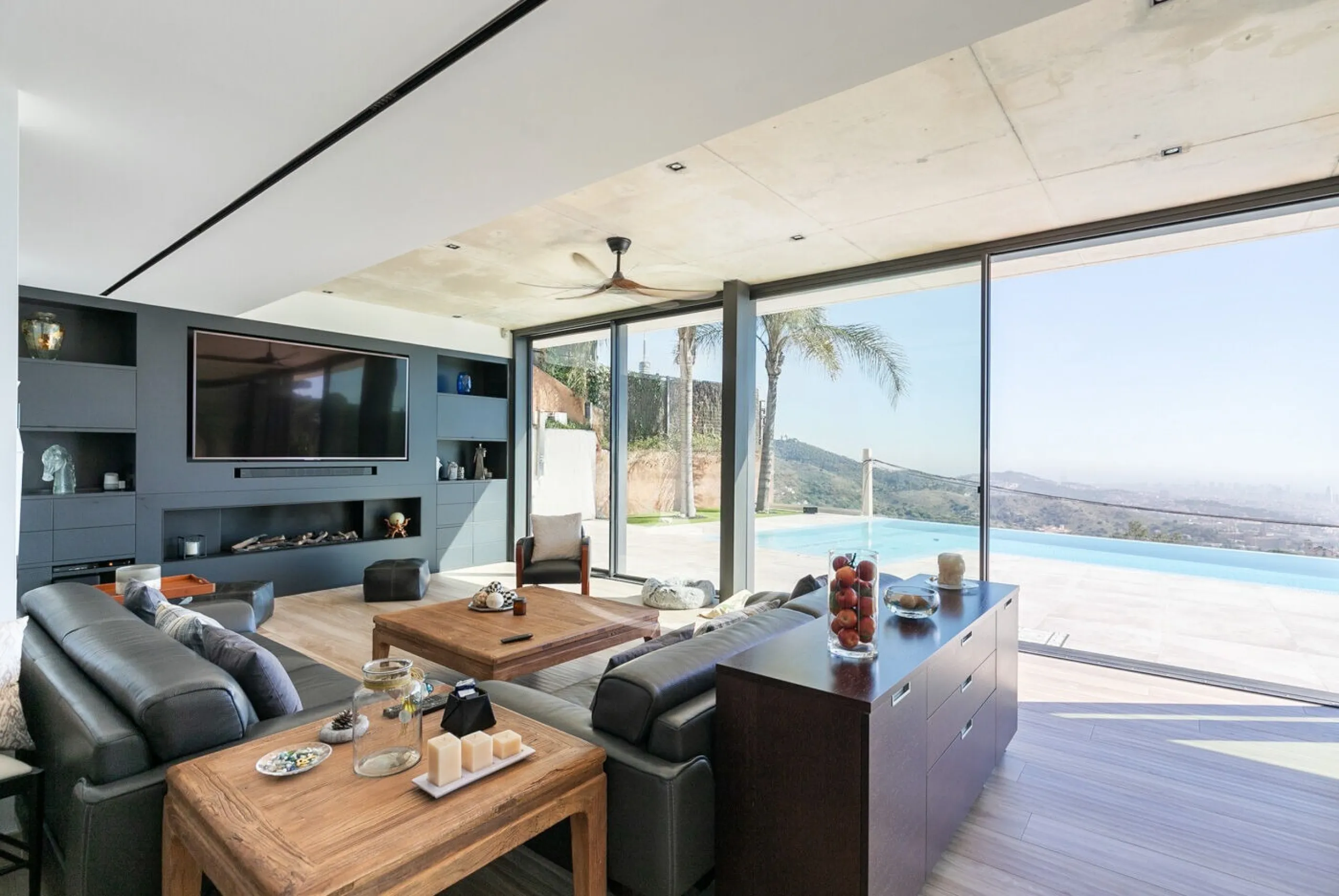 Luxury Villa with Panoramic Views and Infinity Pool in Vallvidrera, Barcelona