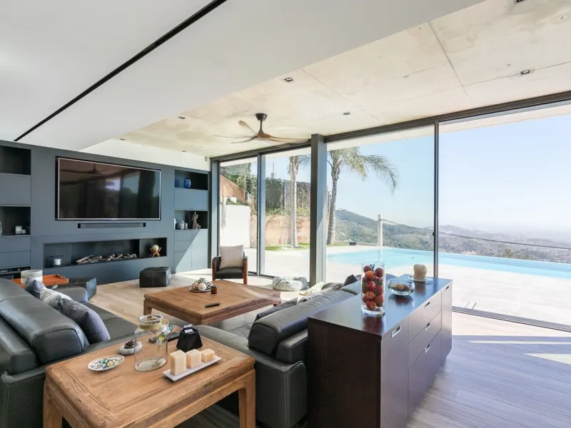 Luxury Villa with Panoramic Views and Infinity Pool in Vallvidrera, Barcelona