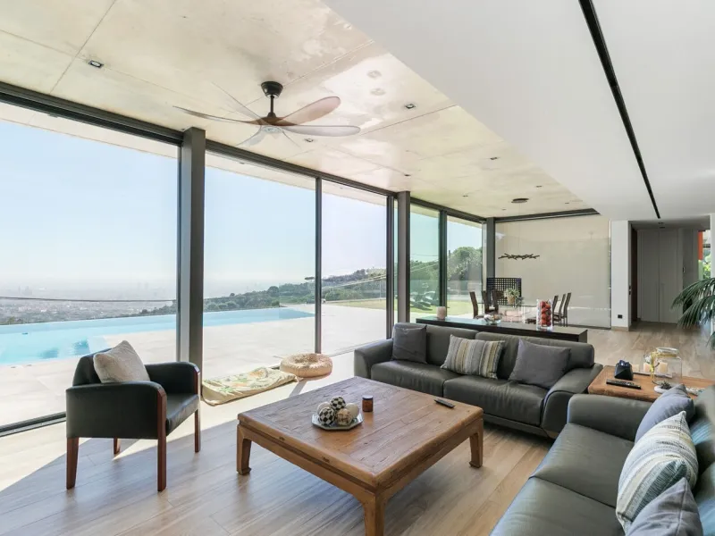 Luxury Villa with Panoramic Views and Infinity Pool in Vallvidrera, Barcelona