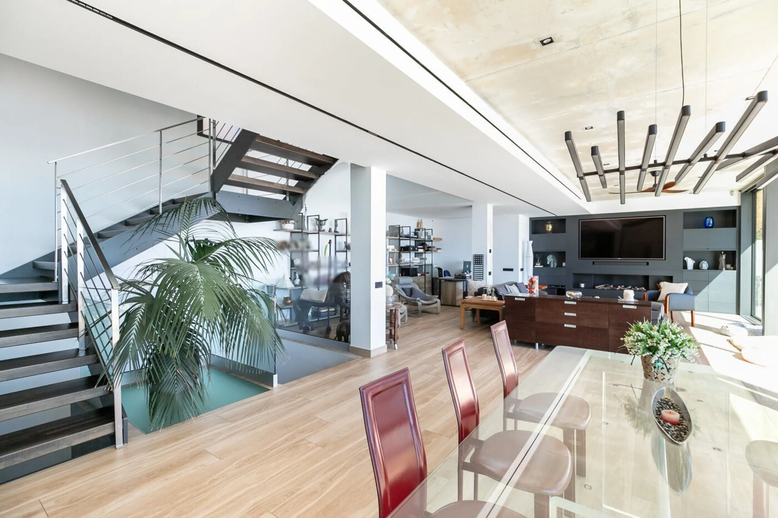 Luxury Villa with Panoramic Views and Infinity Pool in Vallvidrera, Barcelona