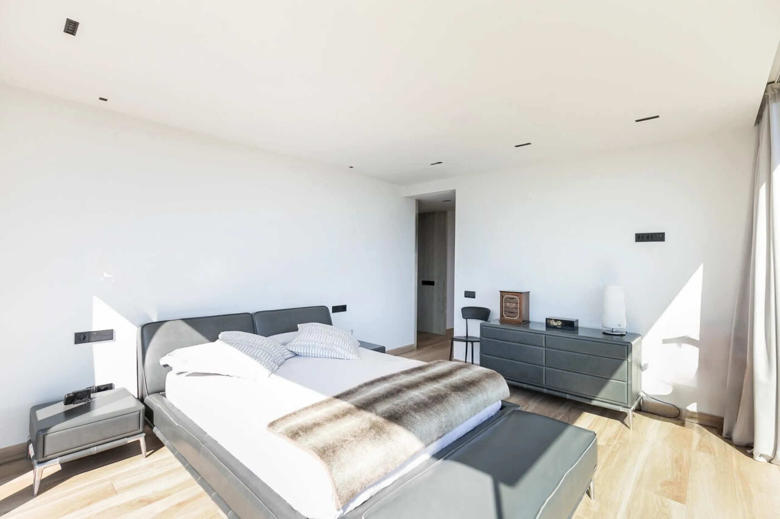 Luxury Villa with Panoramic Views and Infinity Pool in Vallvidrera, Barcelona