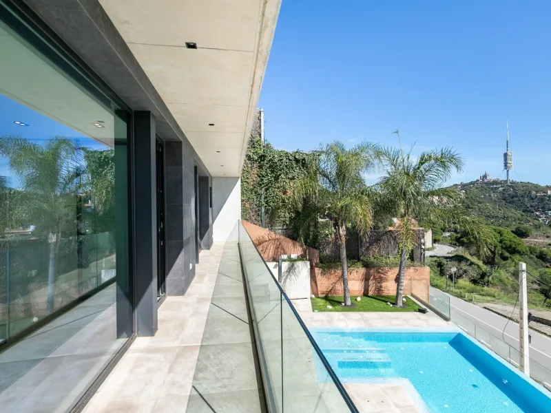 Luxury Villa with Panoramic Views and Infinity Pool in Vallvidrera, Barcelona