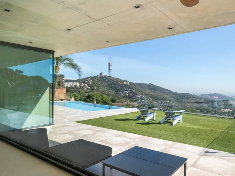 Luxury Villa with Panoramic Views and Infinity Pool in Vallvidrera, Barcelona