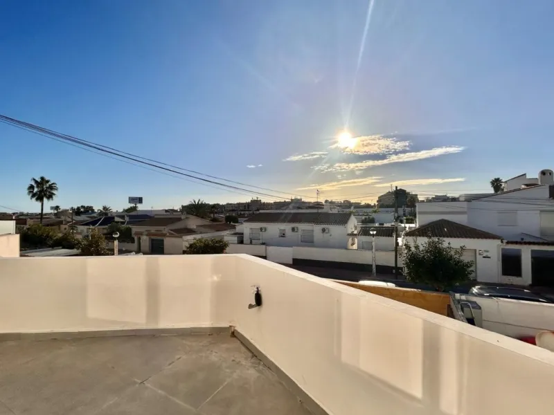 Отремонтированные апартаменты у моря в Orihuela Costa, Аликанте