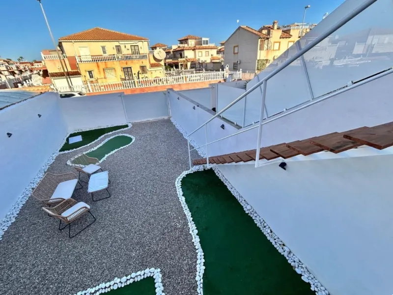 Отремонтированные апартаменты у моря в Orihuela Costa, Аликанте
