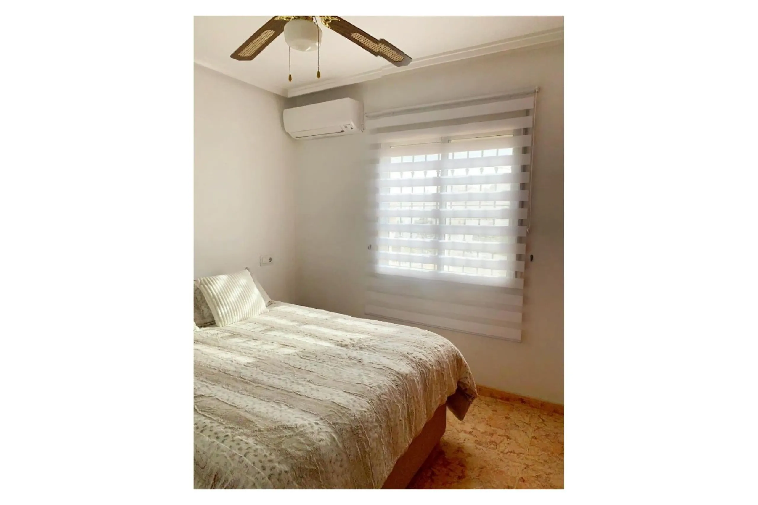 Просторный таунхаус с собственным солярием и бассейном в Villamartín, Orihuela Costa