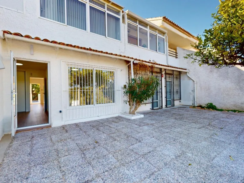 Отремонтированный бунгало на первом этаже рядом с гольф-полем Villamartín, Orihuela Costa