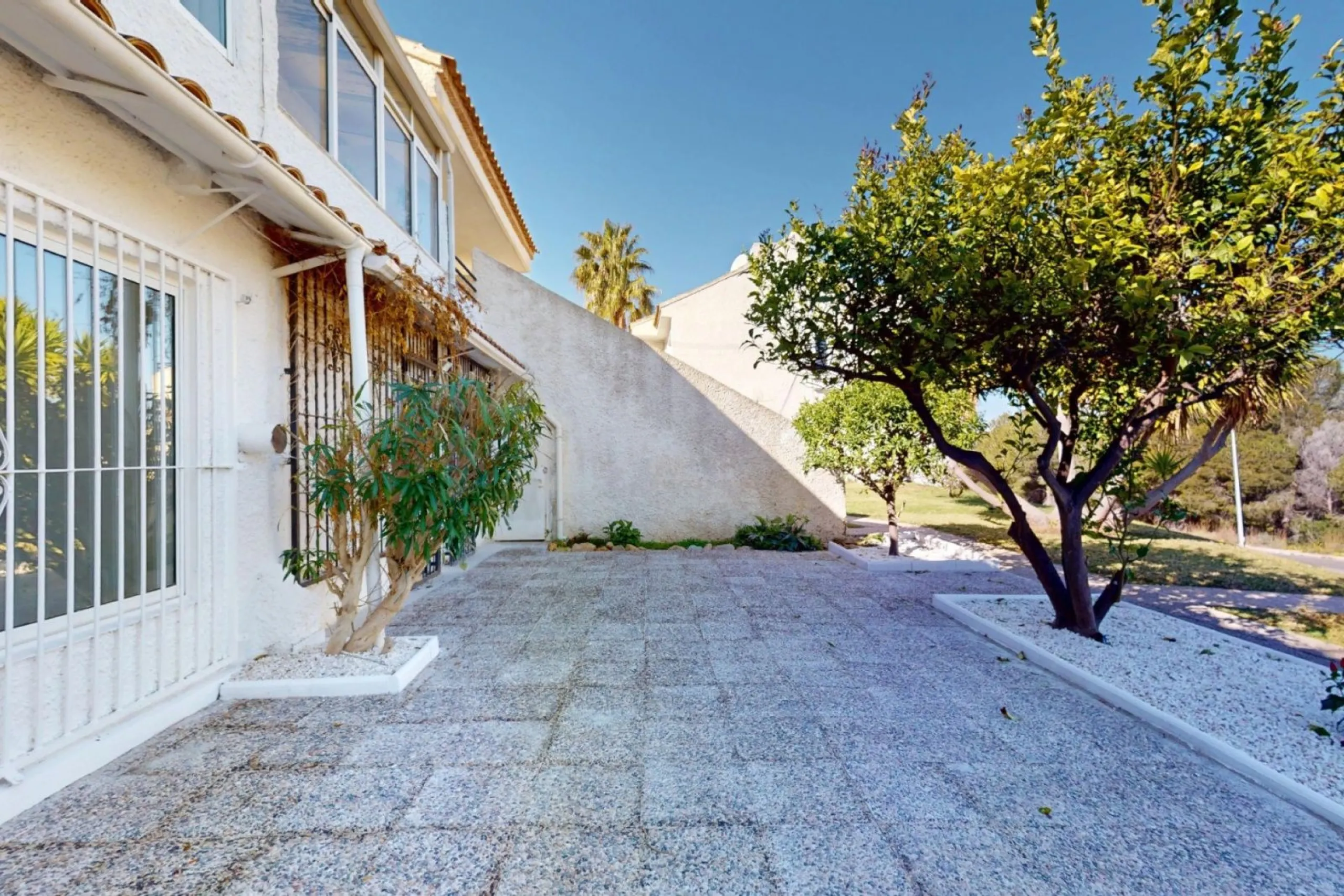 Отремонтированный бунгало на первом этаже рядом с гольф-полем Villamartín, Orihuela Costa