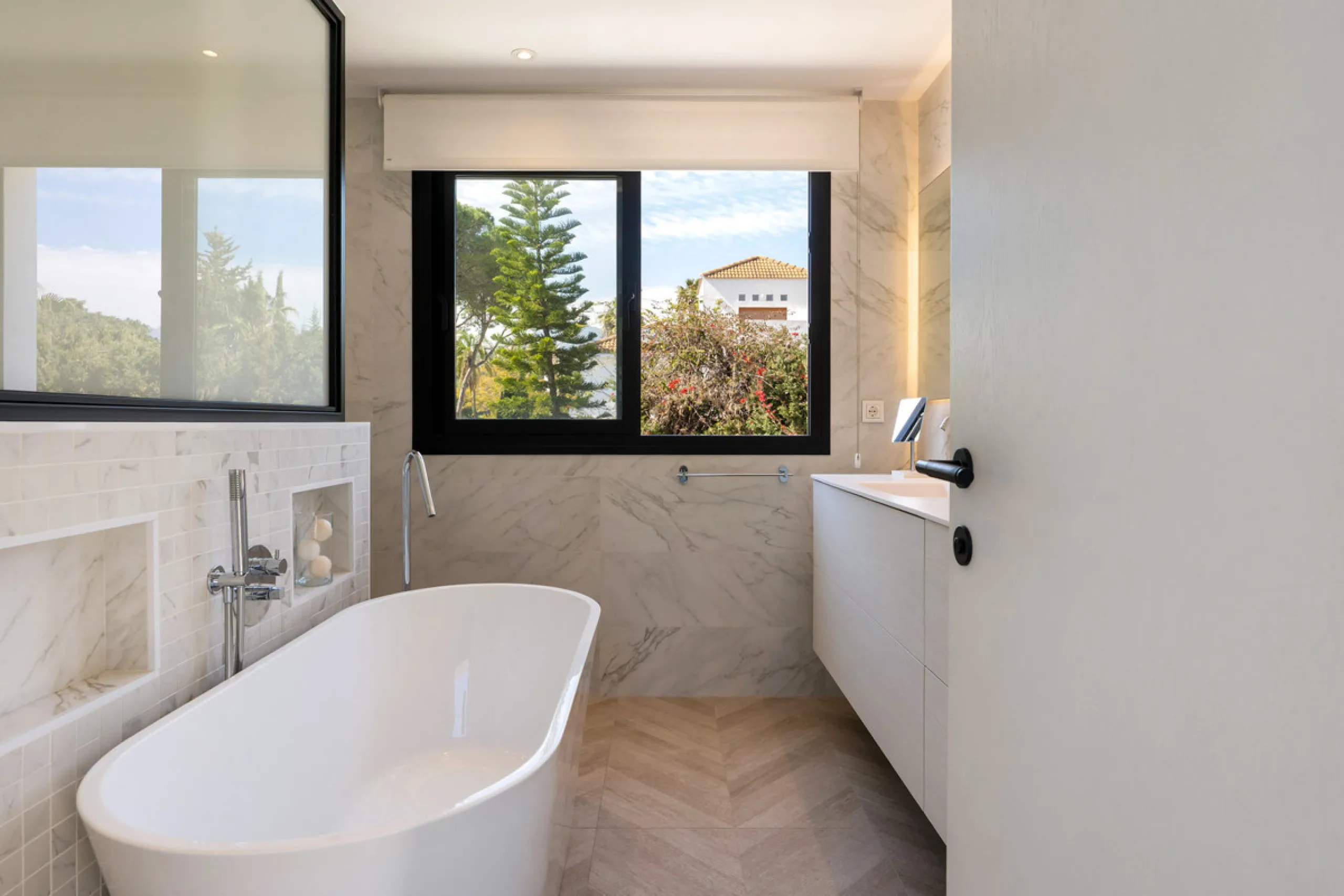 Introducing this fully renovated villa, ideally situated on a quiet cul-de-sac in the highly sought-after area of Las Brisas, just a short walk from Las Brisas Golf Club.