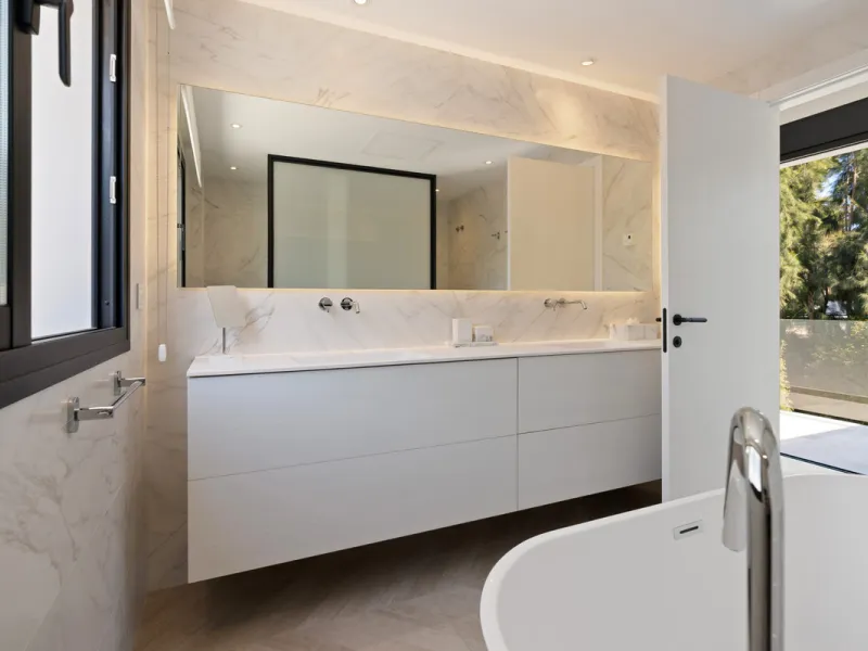 Introducing this fully renovated villa, ideally situated on a quiet cul-de-sac in the highly sought-after area of Las Brisas, just a short walk from Las Brisas Golf Club.