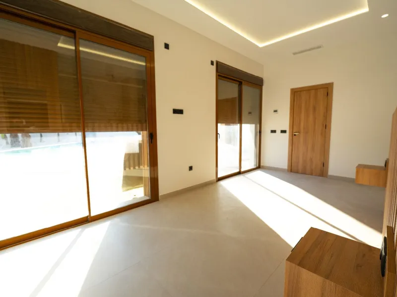Modern Villa with Private Pool in Benejúzar, Alicante
