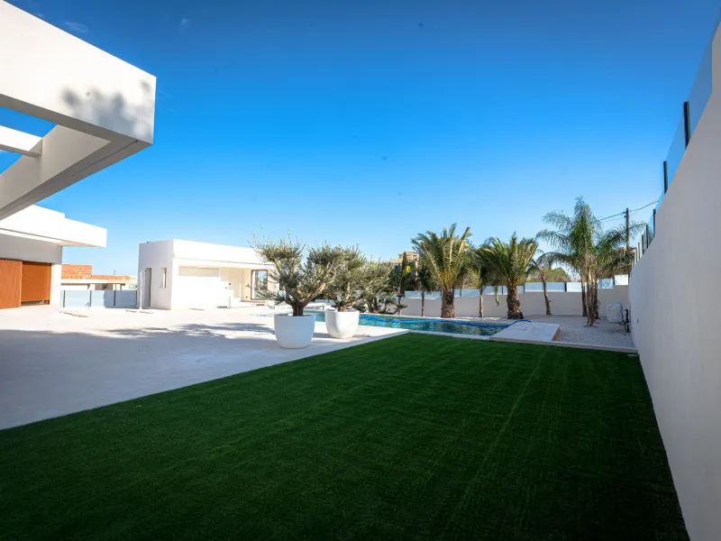 Современная вилла с собственным бассейном в Benejúzar, Alicante