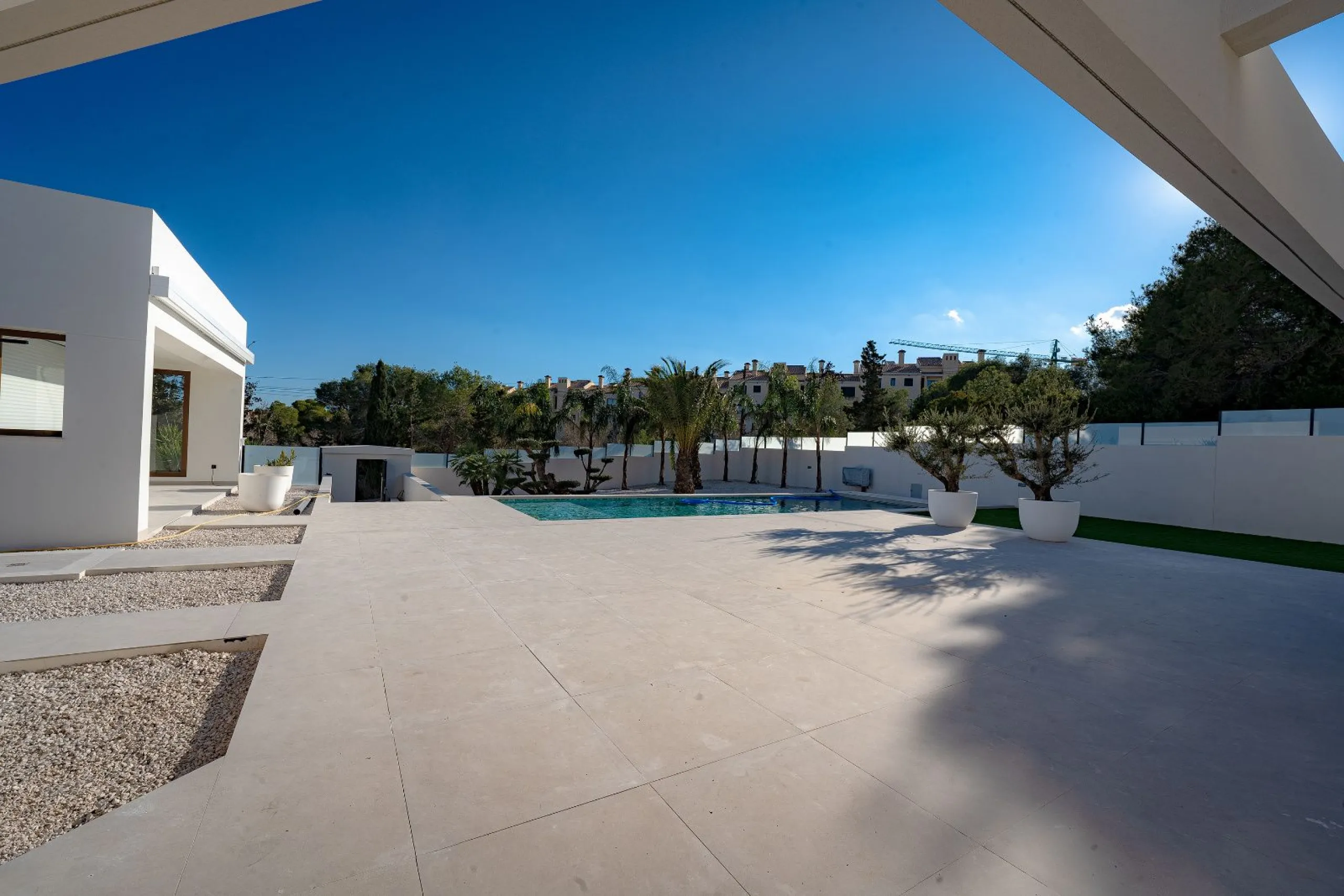 Современная вилла с собственным бассейном в Benejúzar, Alicante