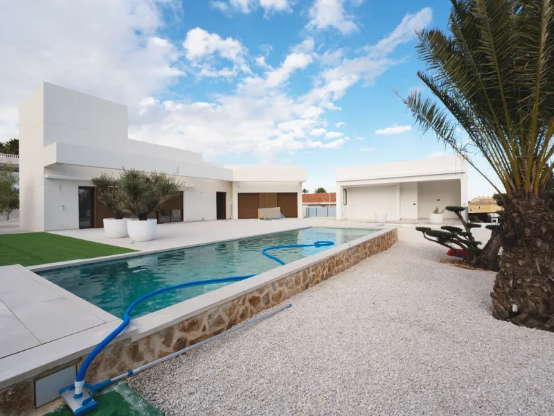 Современная вилла с собственным бассейном в Benejúzar, Alicante