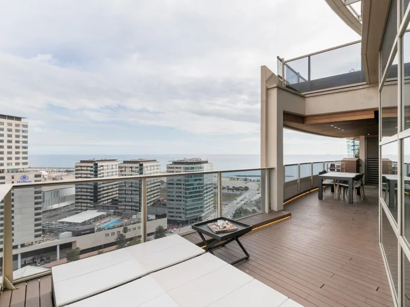 Duplex Penthouse with Terraces and Panoramic Views in the Illa del Llac Complex, Diagonal Mar, Barcelona