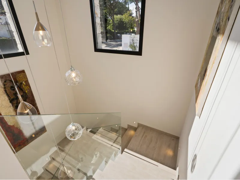 Introducing this fully renovated villa, ideally situated on a quiet cul-de-sac in the highly sought-after area of Las Brisas, just a short walk from Las Brisas Golf Club.