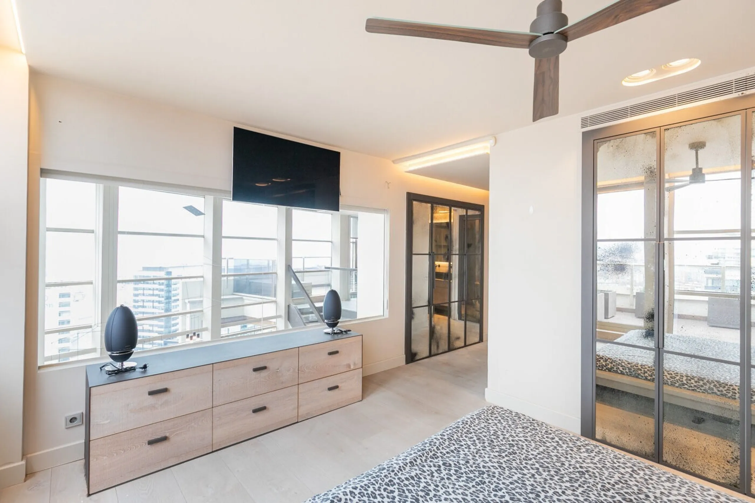 Duplex Penthouse with Terraces and Panoramic Views in the Illa del Llac Complex, Diagonal Mar, Barcelona