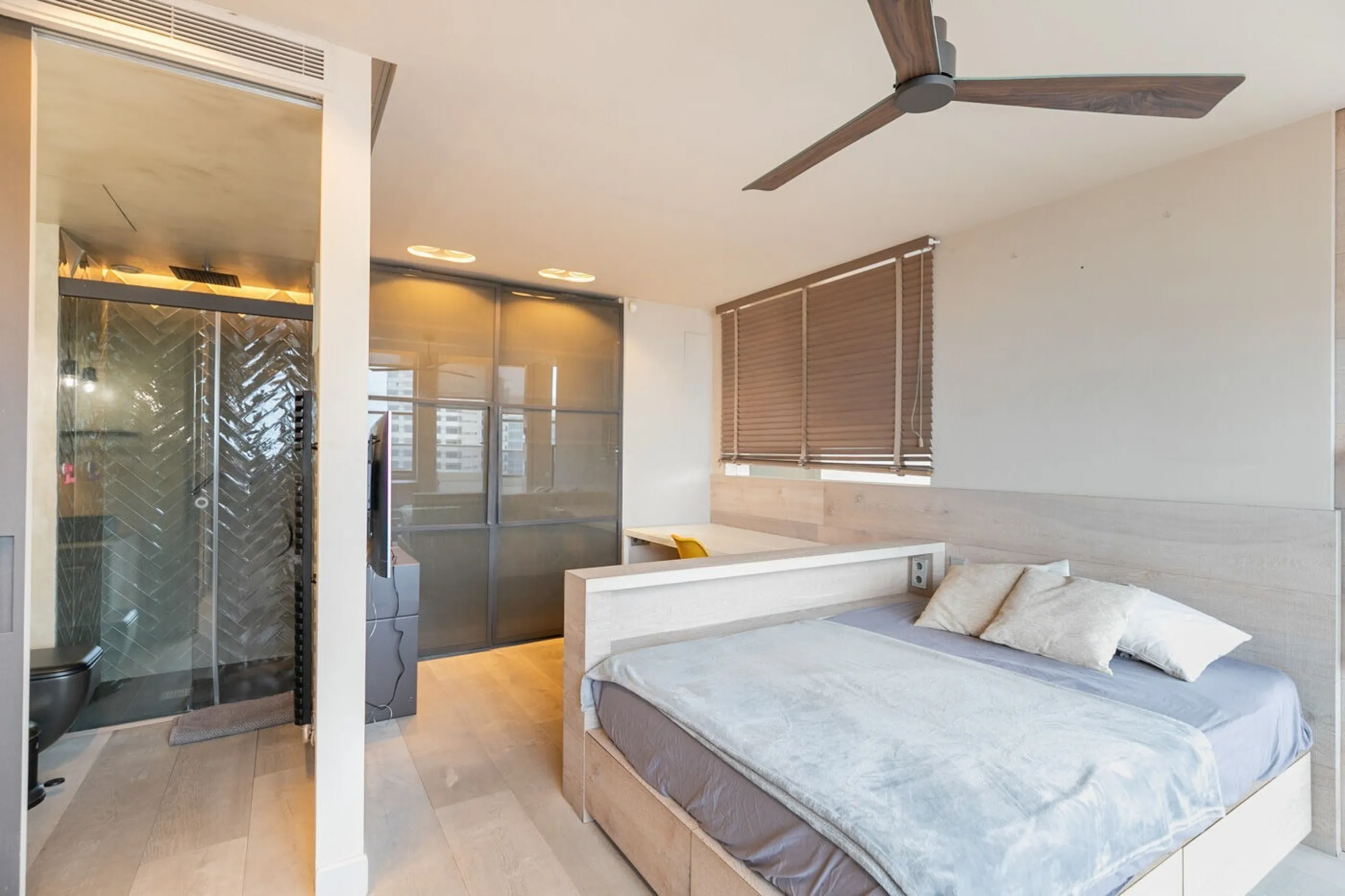 Duplex Penthouse with Terraces and Panoramic Views in the Illa del Llac Complex, Diagonal Mar, Barcelona