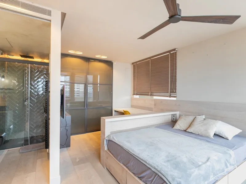 Duplex Penthouse with Terraces and Panoramic Views in the Illa del Llac Complex, Diagonal Mar, Barcelona