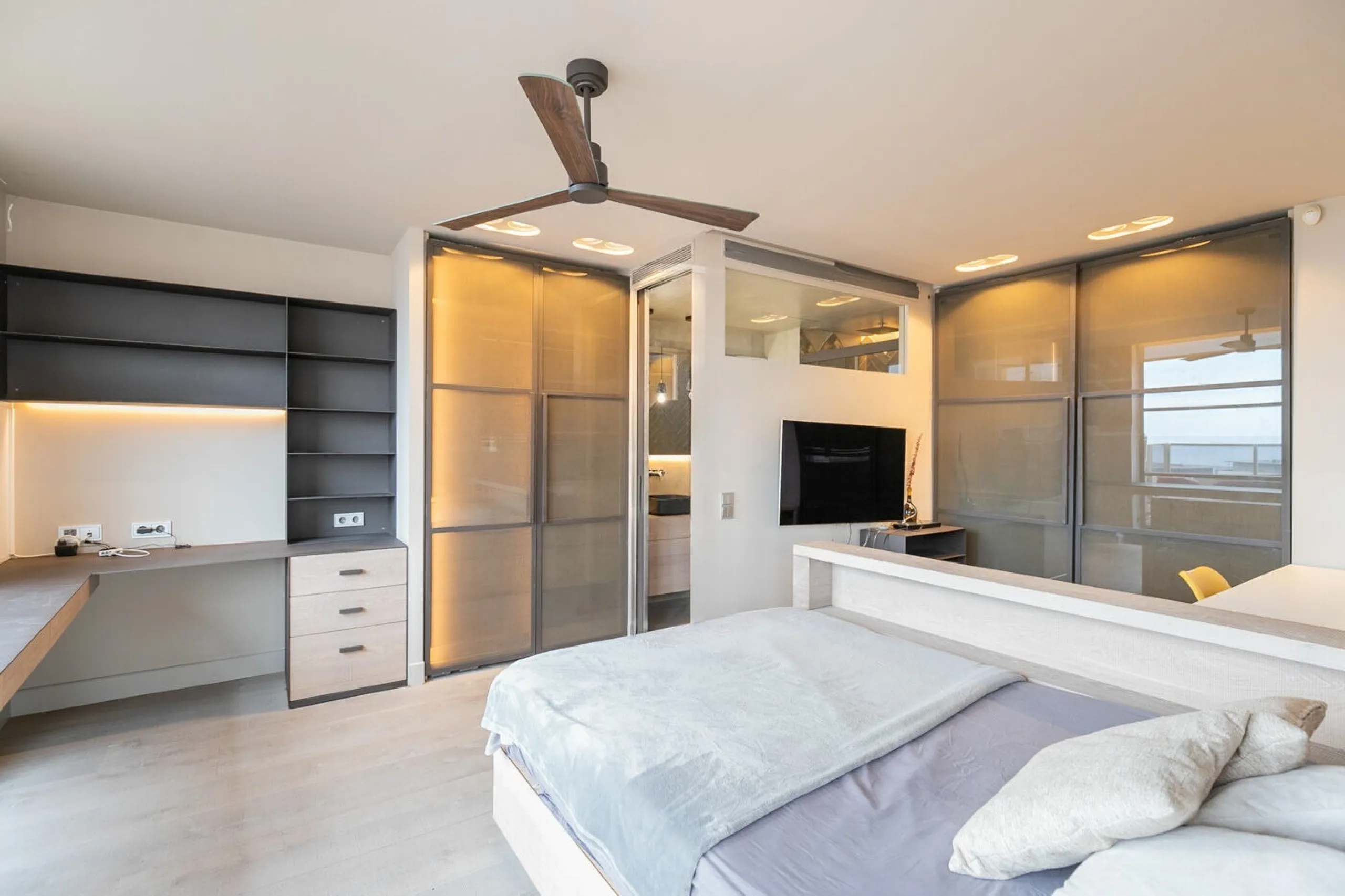 Duplex Penthouse with Terraces and Panoramic Views in the Illa del Llac Complex, Diagonal Mar, Barcelona