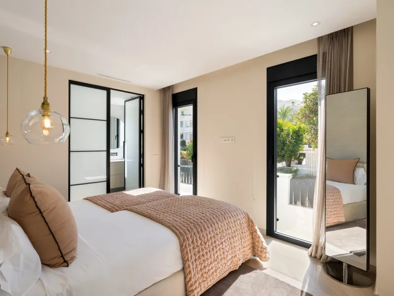 Introducing this fully renovated villa, ideally situated on a quiet cul-de-sac in the highly sought-after area of Las Brisas, just a short walk from Las Brisas Golf Club.
