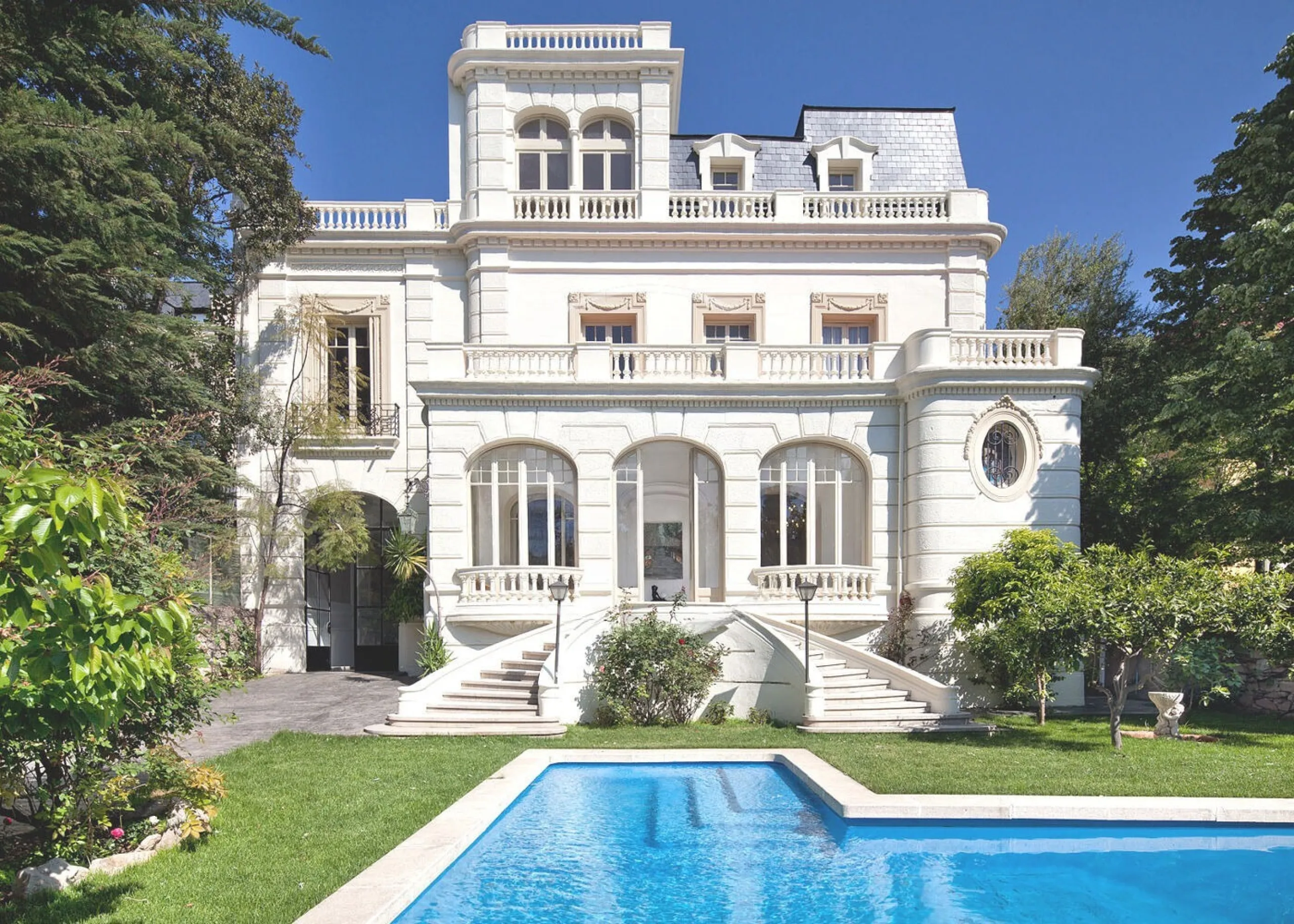 Exclusive Mansion with Garden, Pool and Guest House in Prestigious Pedralbes, Barcelona