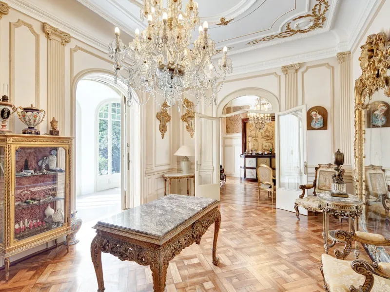 Exclusive Mansion with Garden, Pool and Guest House in Prestigious Pedralbes, Barcelona