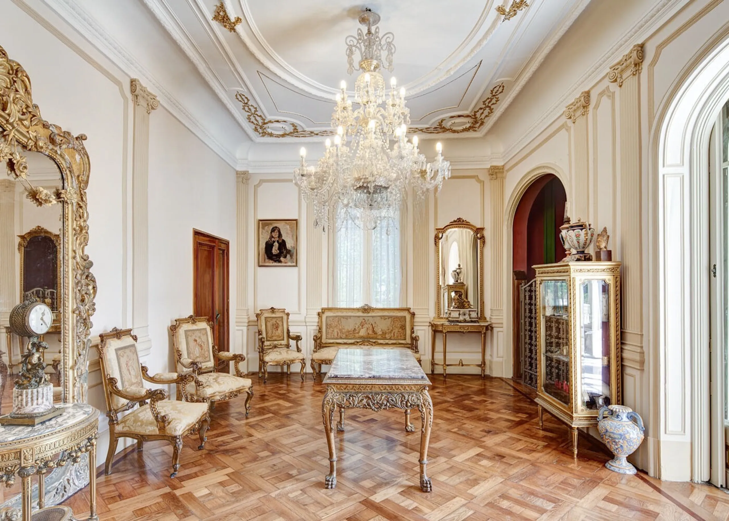 Exclusive Mansion with Garden, Pool and Guest House in Prestigious Pedralbes, Barcelona