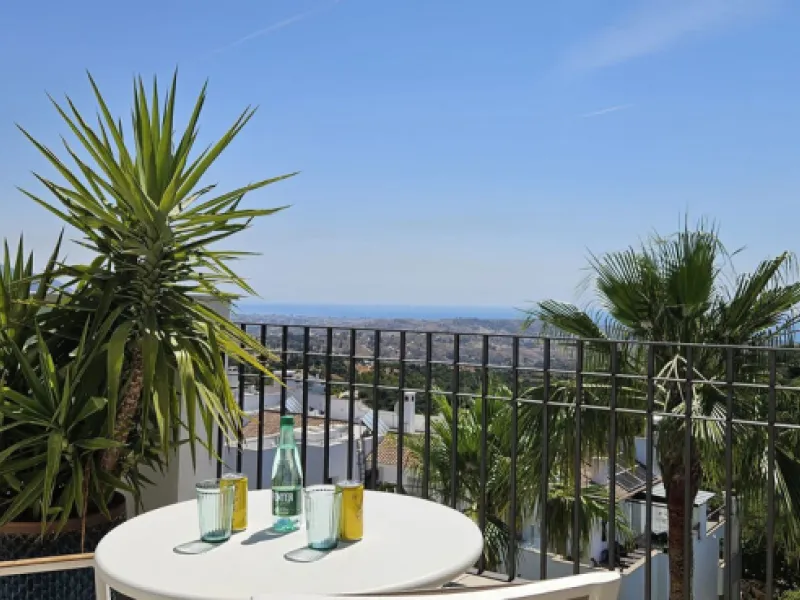 Panoramic Sea-View Penthouse on One Level – Seamless Indoor-Outdoor Living