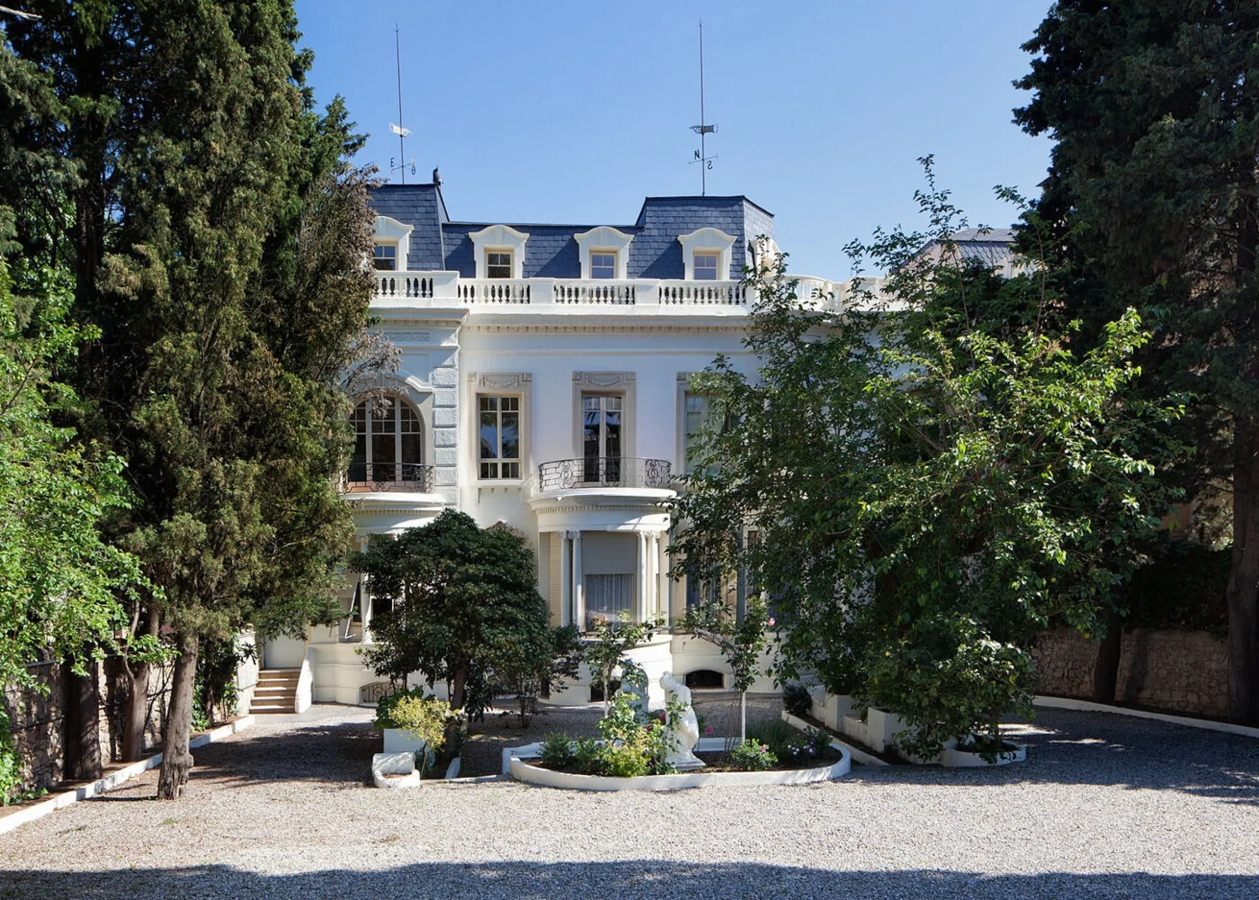 Exclusive Mansion with Garden, Pool and Guest House in Prestigious Pedralbes, Barcelona