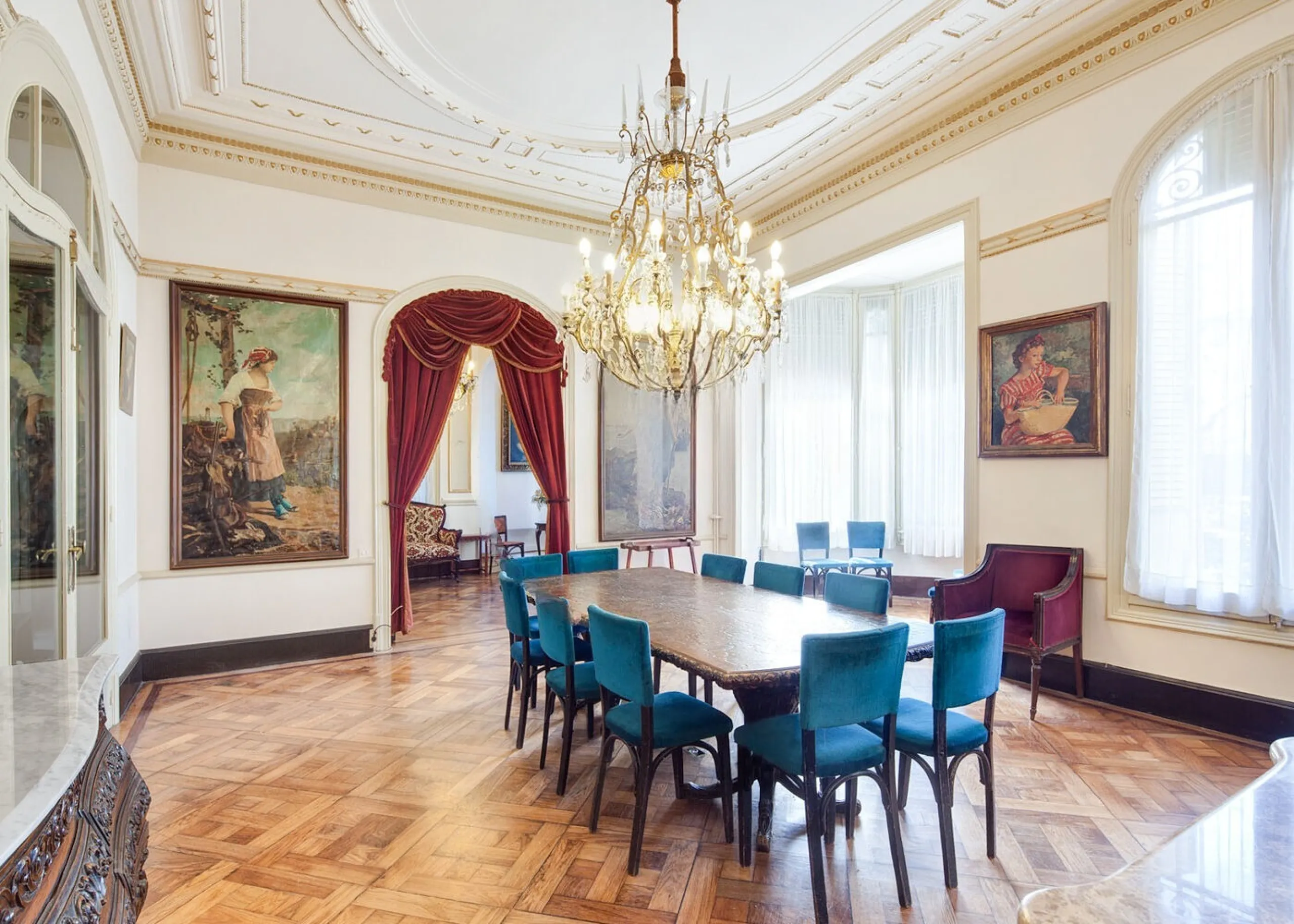 Exclusive Mansion with Garden, Pool and Guest House in Prestigious Pedralbes, Barcelona