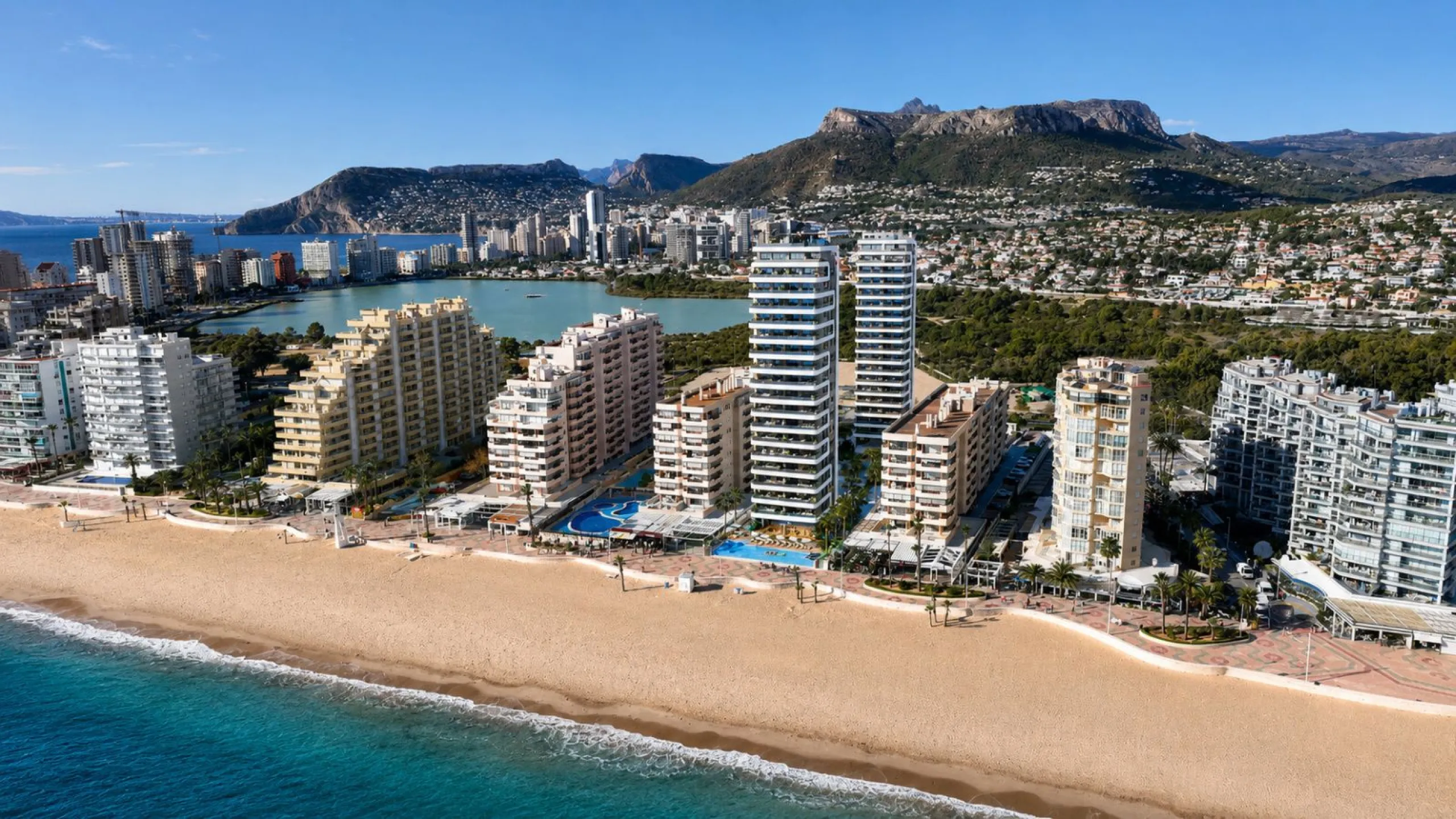 Modern Frontline Beach Apartments with Views of the Peñón de Ifach in Calpe, Alicante
