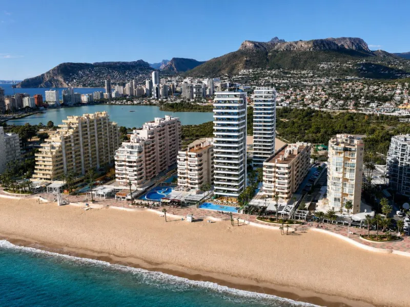 Modern Frontline Beach Apartments with Views of the Peñón de Ifach in Calpe, Alicante