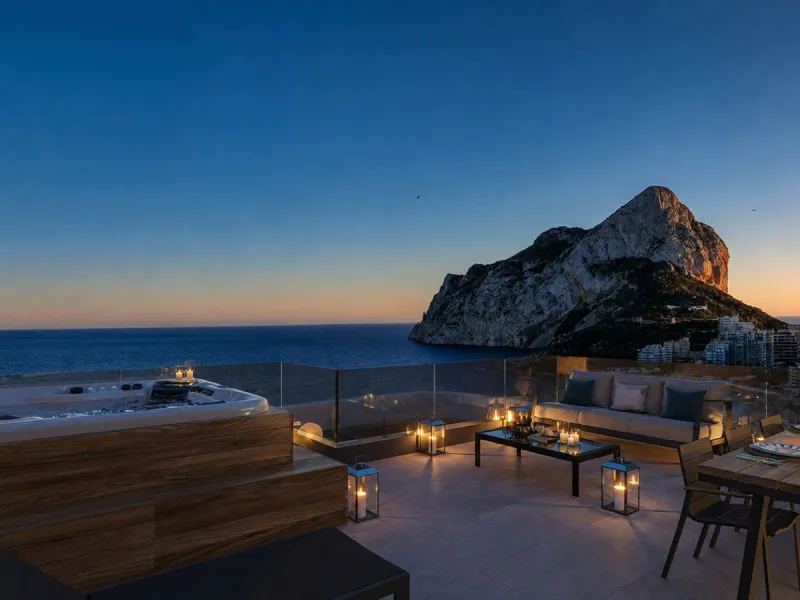 Modern Frontline Beach Apartments with Views of the Peñón de Ifach in Calpe, Alicante