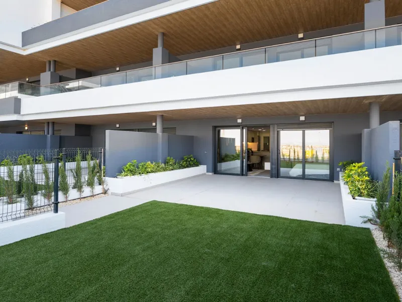Moderne Wohnungen in einer natürlichen Umgebung zwischen Lagunen in Torrevieja, Alicante