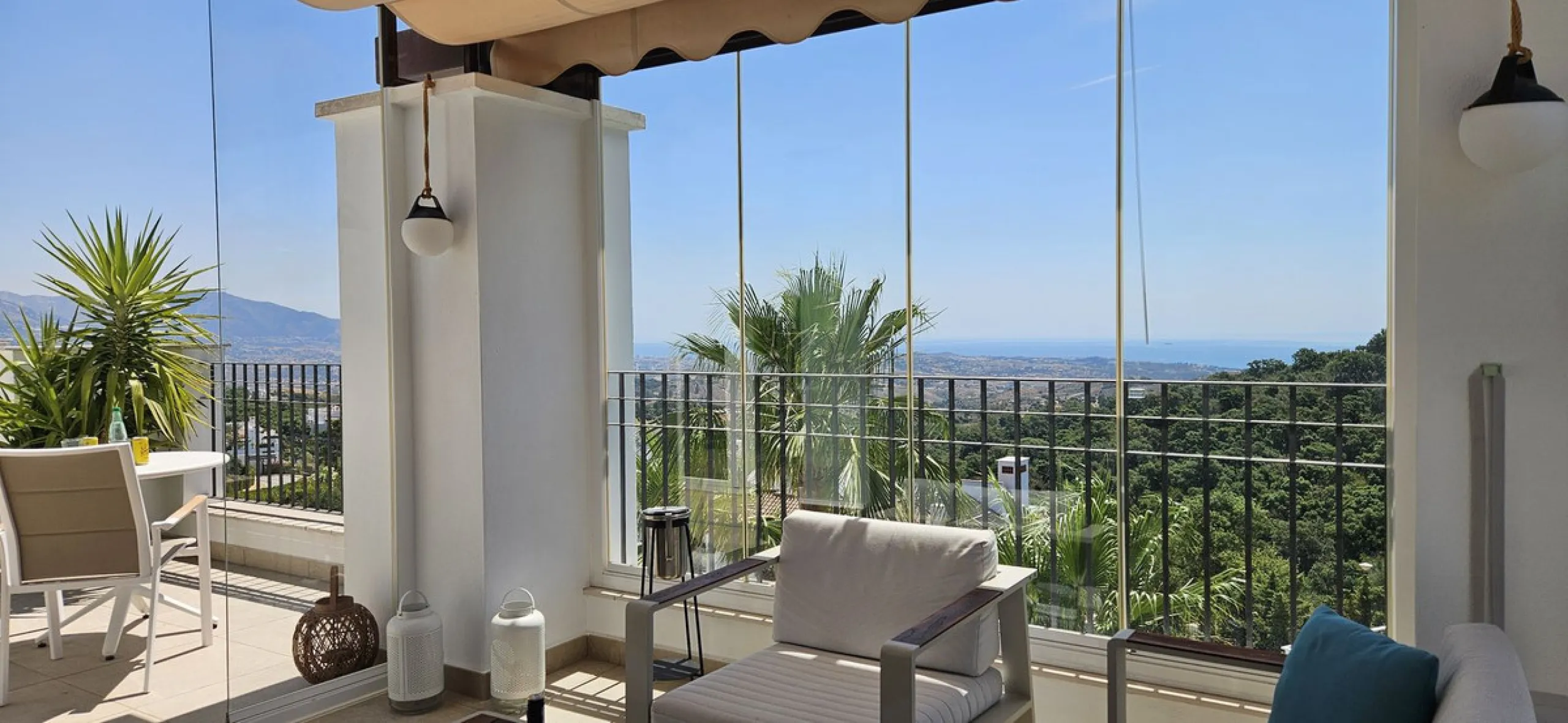 Apartment - Penthouse в продаже в Marbella, Málaga. В доме 3 спален и 2 ванных комнат. Площадь дома 114 м²