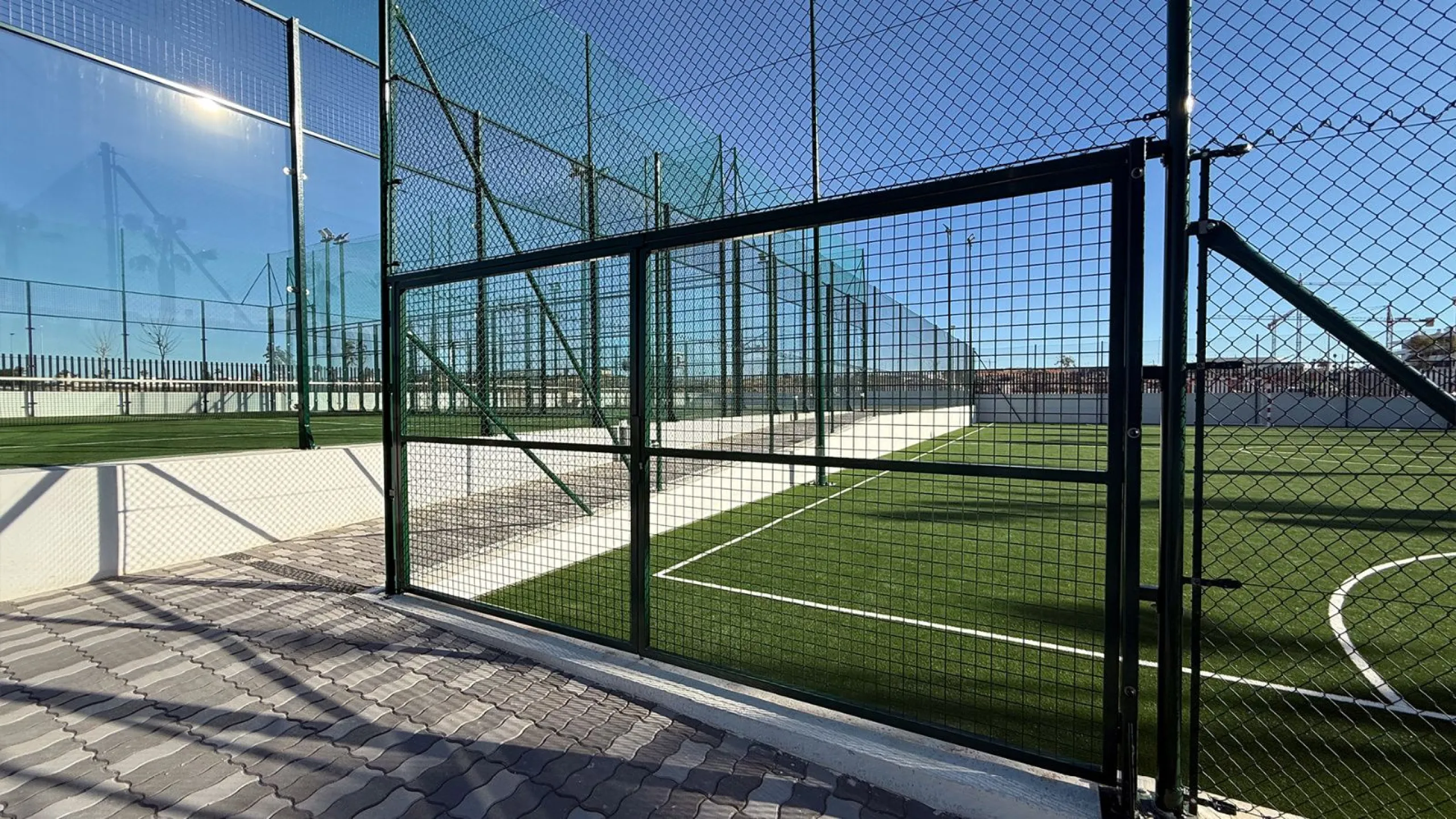 Moderne Wohnungen in einer natürlichen Umgebung zwischen Lagunen in Torrevieja, Alicante
