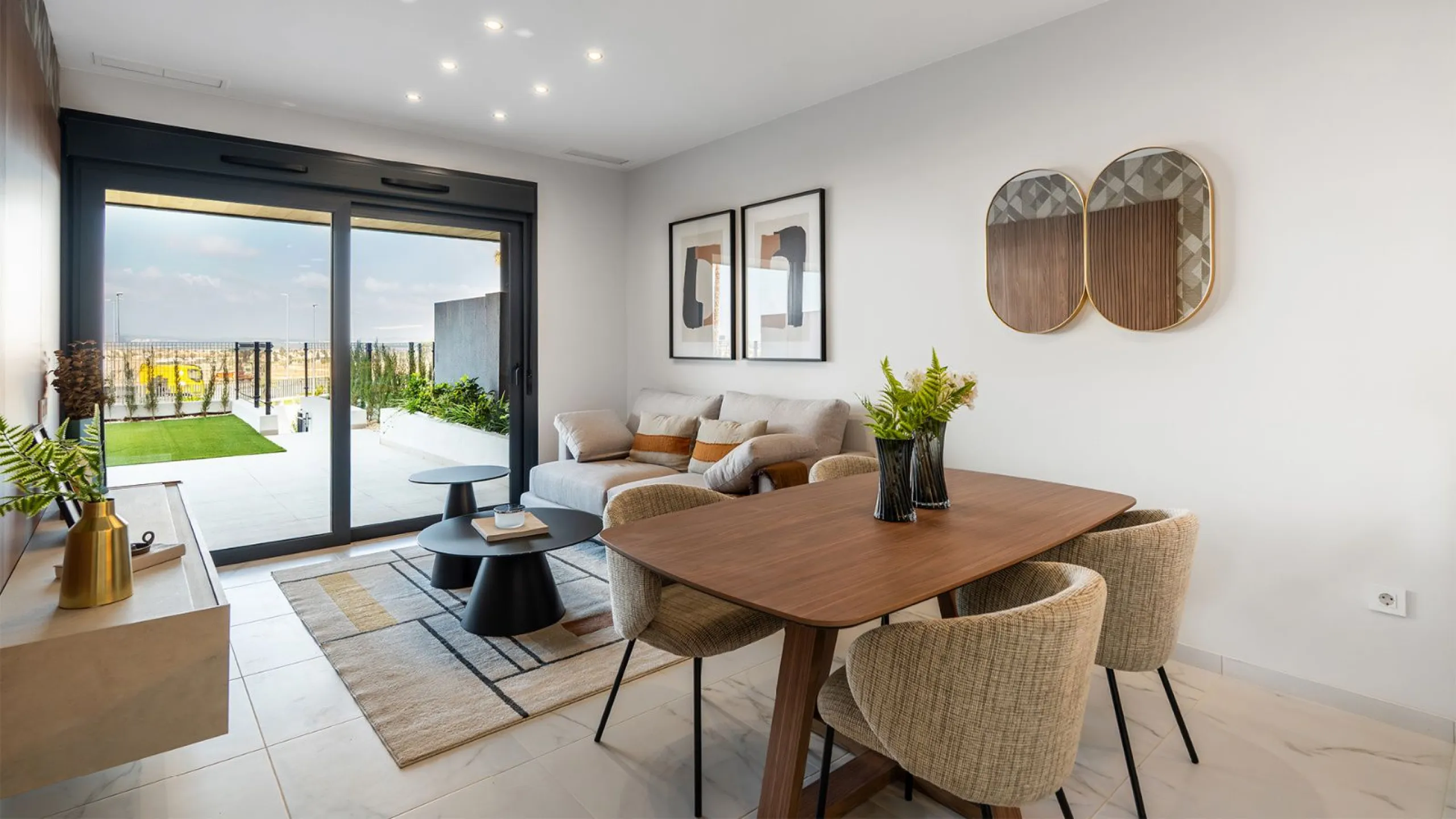 Moderne Wohnungen in einer natürlichen Umgebung zwischen Lagunen in Torrevieja, Alicante
