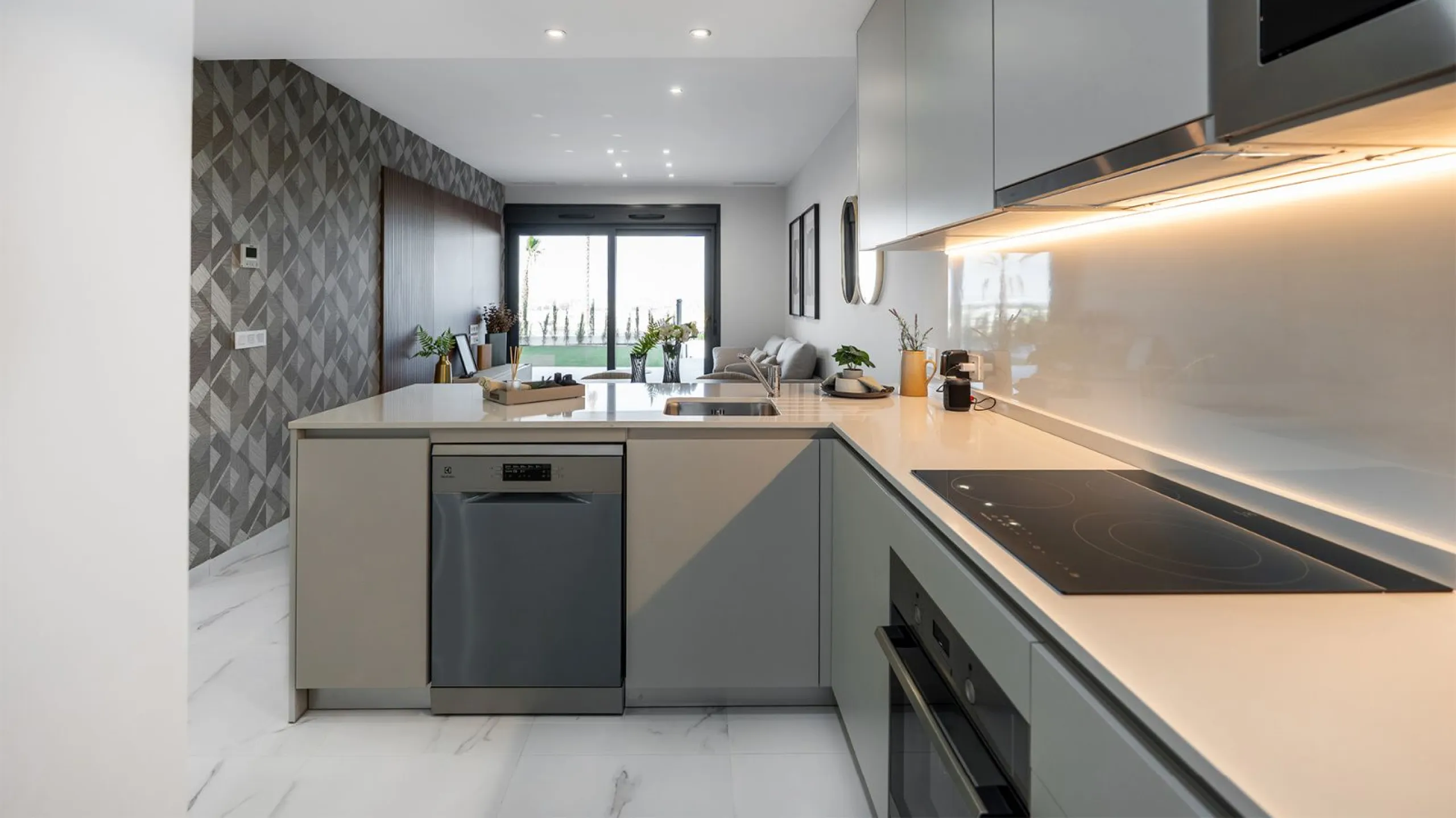 Moderne Wohnungen in einer natürlichen Umgebung zwischen Lagunen in Torrevieja, Alicante