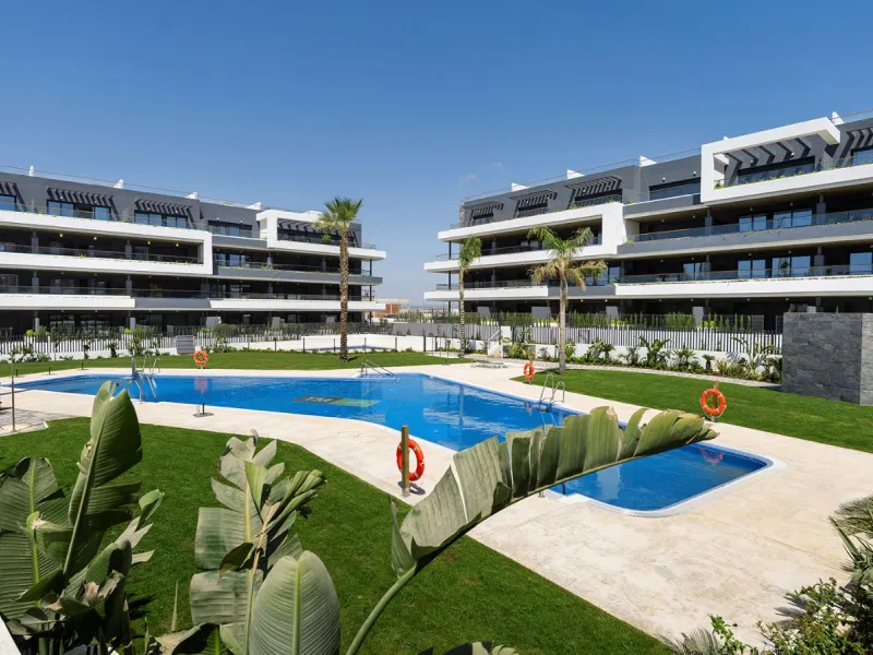 Moderne Wohnungen in einer natürlichen Umgebung zwischen Lagunen in Torrevieja, Alicante