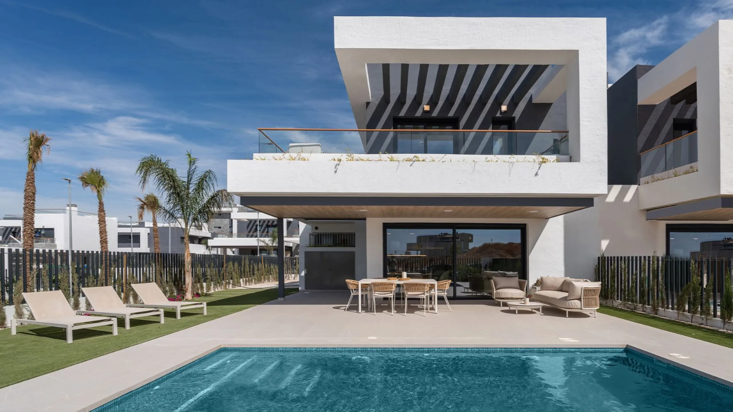 Moderne Wohnungen in einer natürlichen Umgebung zwischen Lagunen in Torrevieja, Alicante