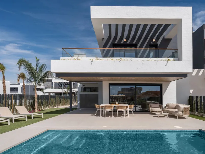 Moderne Wohnungen in einer natürlichen Umgebung zwischen Lagunen in Torrevieja, Alicante